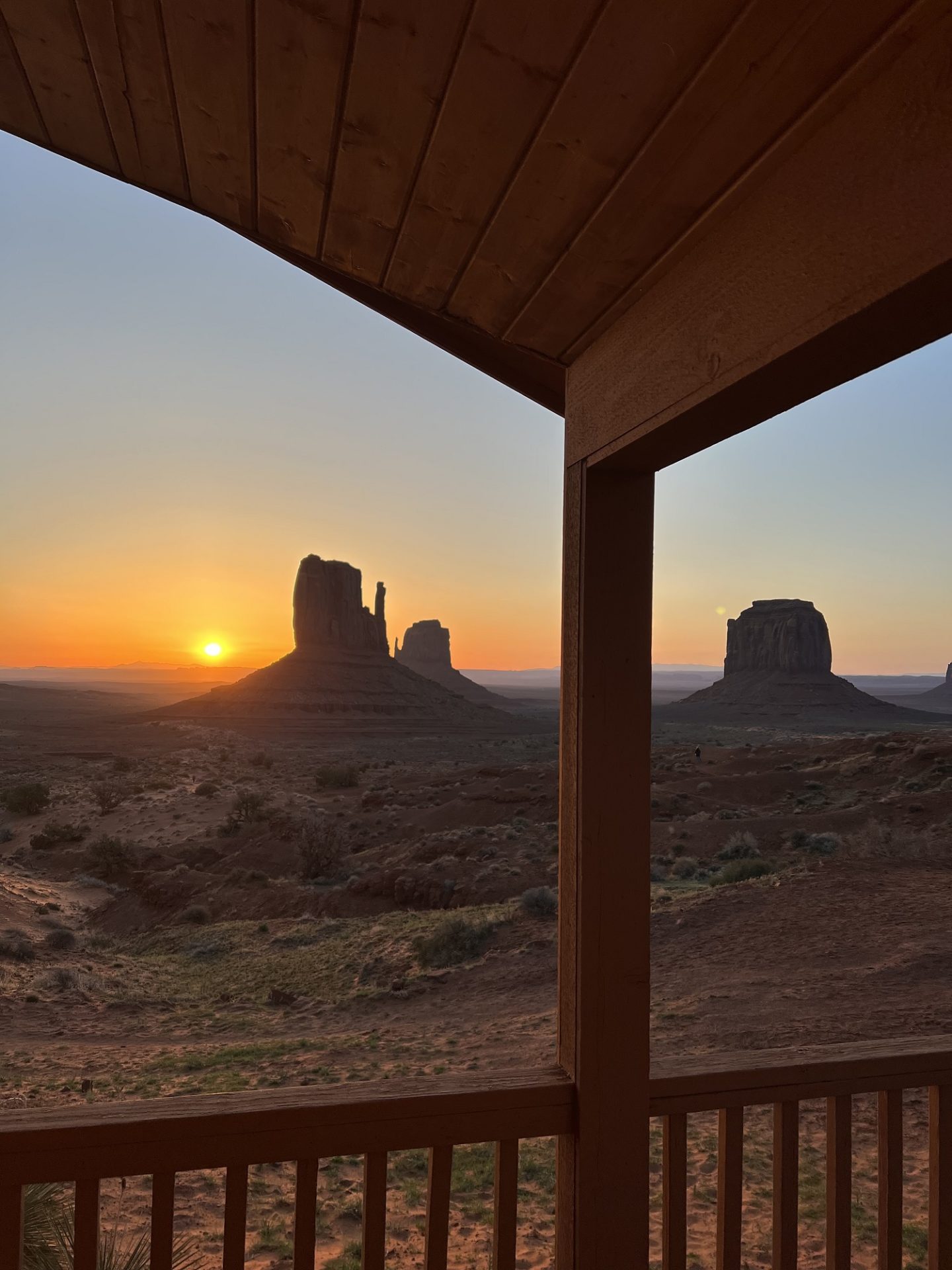 stay at the premium cabins, monument valley
