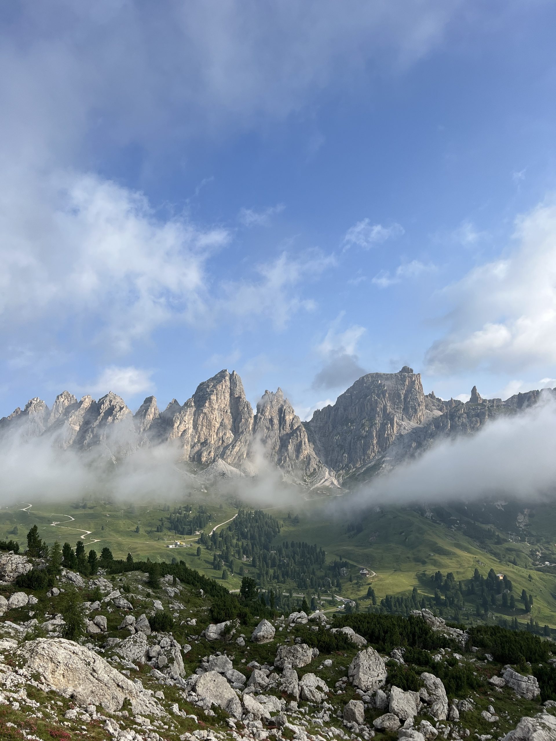 alta badia travel guide - best hikes in alta badia