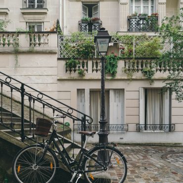 Paris Vegan Food Guide: The Best Vegan Restaurants & Cafes in Paris